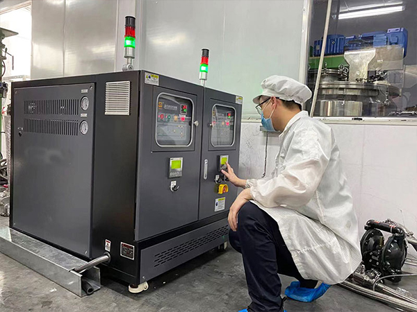 提高锂离子电池浆料生产质量与效率，搅拌机控温模温机的应用